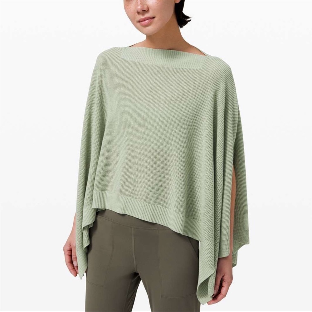 Lululemon Forward Flow Green Poncho